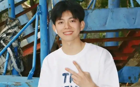 上海财经大学生上门家教数学吴老师简历19928