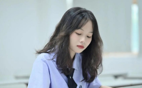 上海复旦大学生语文上门一对一家教周老师简